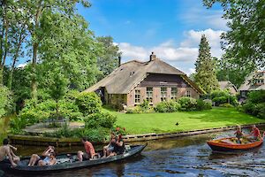 Giethoorn Boat Rental