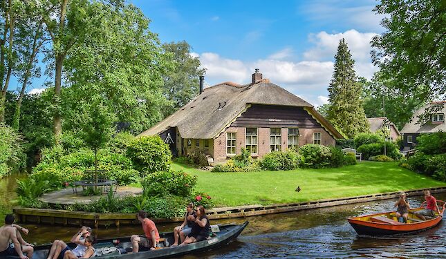 Giethoorn Boat Rental
